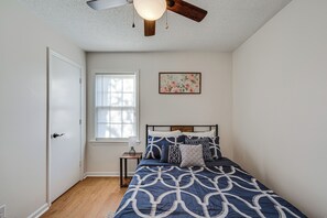 House (3 Bedrooms) | Interior - Cozy North Carolina Retreat Near Fishing & Boating (Washington)