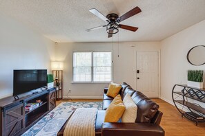 House (3 Bedrooms) | Interior - Cozy North Carolina Retreat Near Fishing & Boating (Washington)