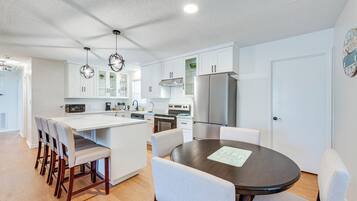 House (3 Bedrooms) | Dining