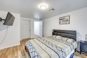 House (3 Bedrooms) | Interior - Charming El Dorado Retreat Near Main Street! (El Dorado)