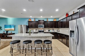 Fridge, microwave, oven, stovetop - Heated Pool+ FREE Waterpark+ No Rear Neighbors (Kissimmee)