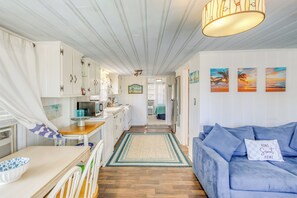 Cottage (2 Bedrooms) | Interior - Walk to Pier: Coastal Gem w/ Views in Myrtle Beach (Myrtle Beach)