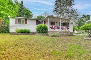 House (3 Bedrooms) | Interior - Boyne City Retreat Near Beaches & Mtn Resort! (Boyne City)