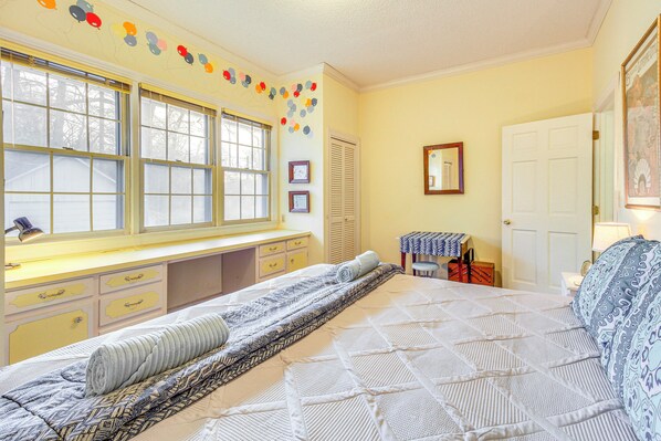 House (3 Bedrooms) | Interior