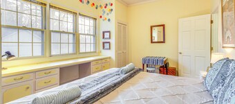 Central & Ornate Sewanee Home w/ Screened-in Porch