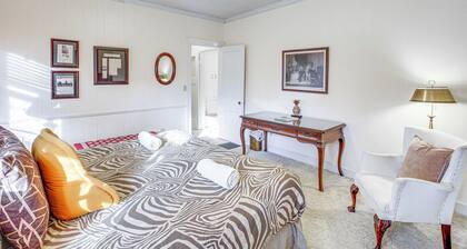 Central & Ornate Sewanee Home w/ Screened-in Porch