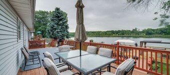 Kayaks & Fire Pits: Waterfront Portage Getaway!