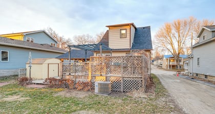 Clear Lake Vacation Rental: Walk to City Beach!
