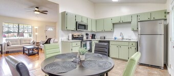 Charming Hinesville Home < 6 Mi to Fort Stewart