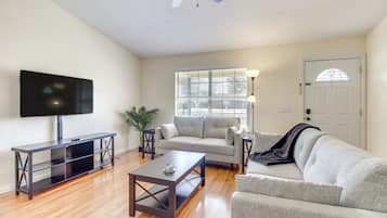 House (3 Bedrooms) | Front of property