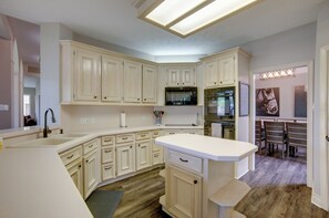 House (3 Bedrooms) | Interior - Grills & Boat Dock: Comfy Cove on Lake Conroe (Montgomery)