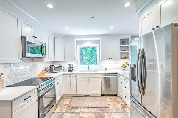 House (5 Bedrooms) | Interior - Spacious Family Home Near Hiking & Breweries! (Arden)