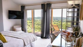 Comfort Double Room | 1 bedroom, pillow-top beds, in-room safe, free WiFi