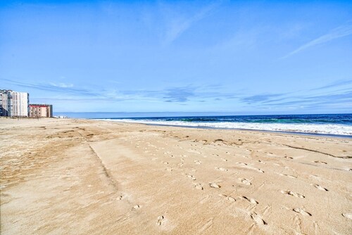 Marigot Beach 103 2 Bedroom Condo by RedAwning