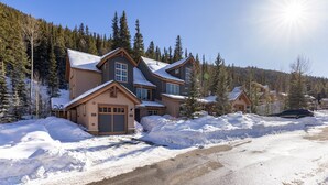 Unclassified image, 2 of 26, button - 6533 Settlers Creek 3 Bedroom Townhouse by RedAwning (Keystone)