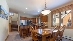 Unclassified image, 4 of 26, button - 6533 Settlers Creek 3 Bedroom Townhouse by RedAwning (Keystone)