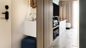 1 bedroom, in-room safe, desk, iron/ironing board