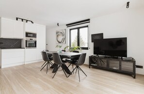 Duplex Deluxe - 3 sovrum - kök - utsikt mot staden | Vardagsrum