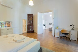 3 soverom, skrivebord, strykejern/-brett og wi-fi