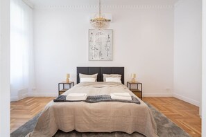 2 quartos, escrivaninha, ferros/tábuas de passar roupa, Wi-Fi