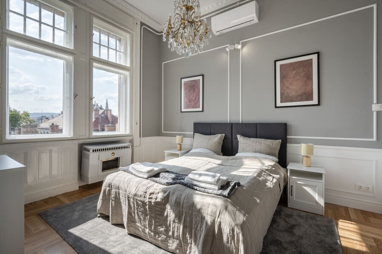 2 soverom, skrivebord, strykejern/-brett og wi-fi