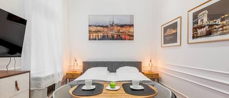 1 chambre, fer et planche à repasser, Wi-Fi, draps fournis