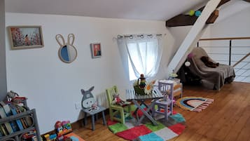 2 dormitorios y cortinas opacas