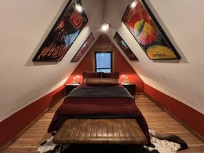 4 bedrooms, free WiFi, bed sheets, wheelchair access - Karaoke, Hot Tub, 1G WiFi - The Rock House - LUX (Rogers)