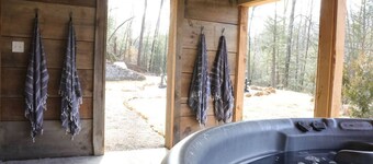 The Rock House-Hot Tub, Karaoke, Firepit