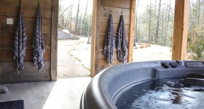 The Rock House-Hot Tub, Karaoke, Firepit