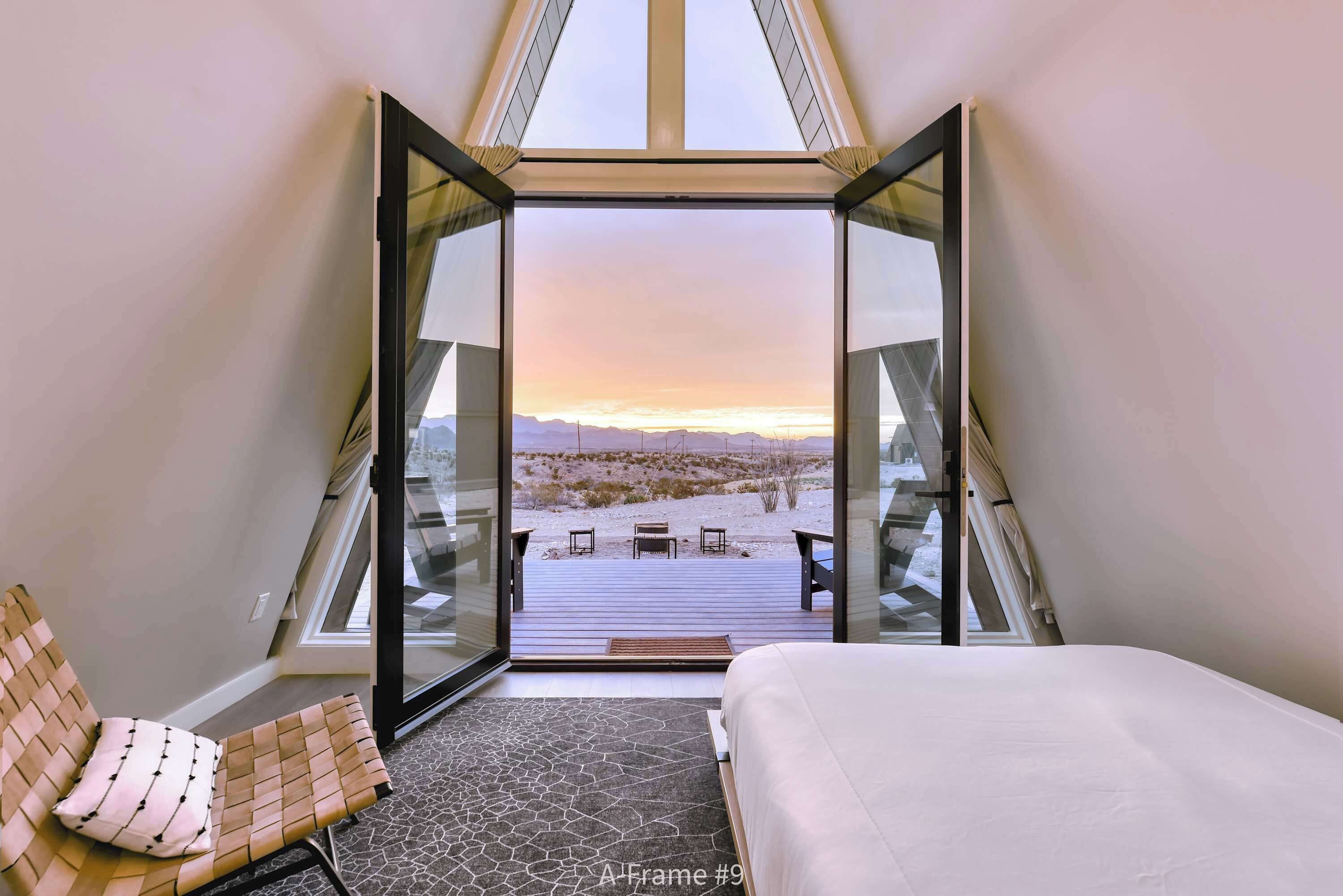 1 Schlafzimmer, Schreibtisch, Bügeleisen/Bügelbrett, Reisekinderbett