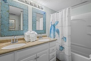 Towels - Beachfront paradise with Gulf views and pool! (Gulf Shores)