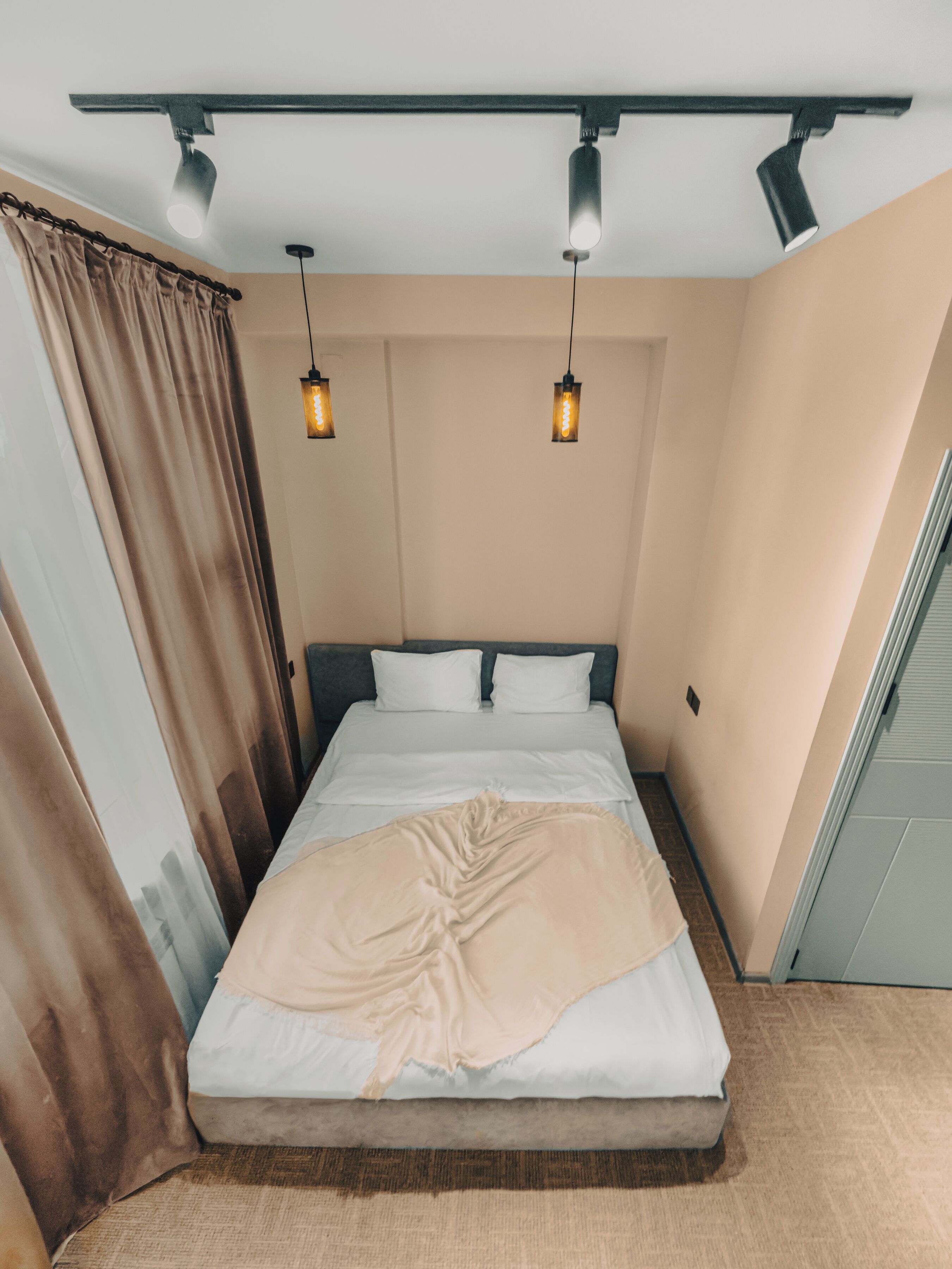 Chambre Standard | Literie de qualité supérieure, mini-bar avec articles gratuits