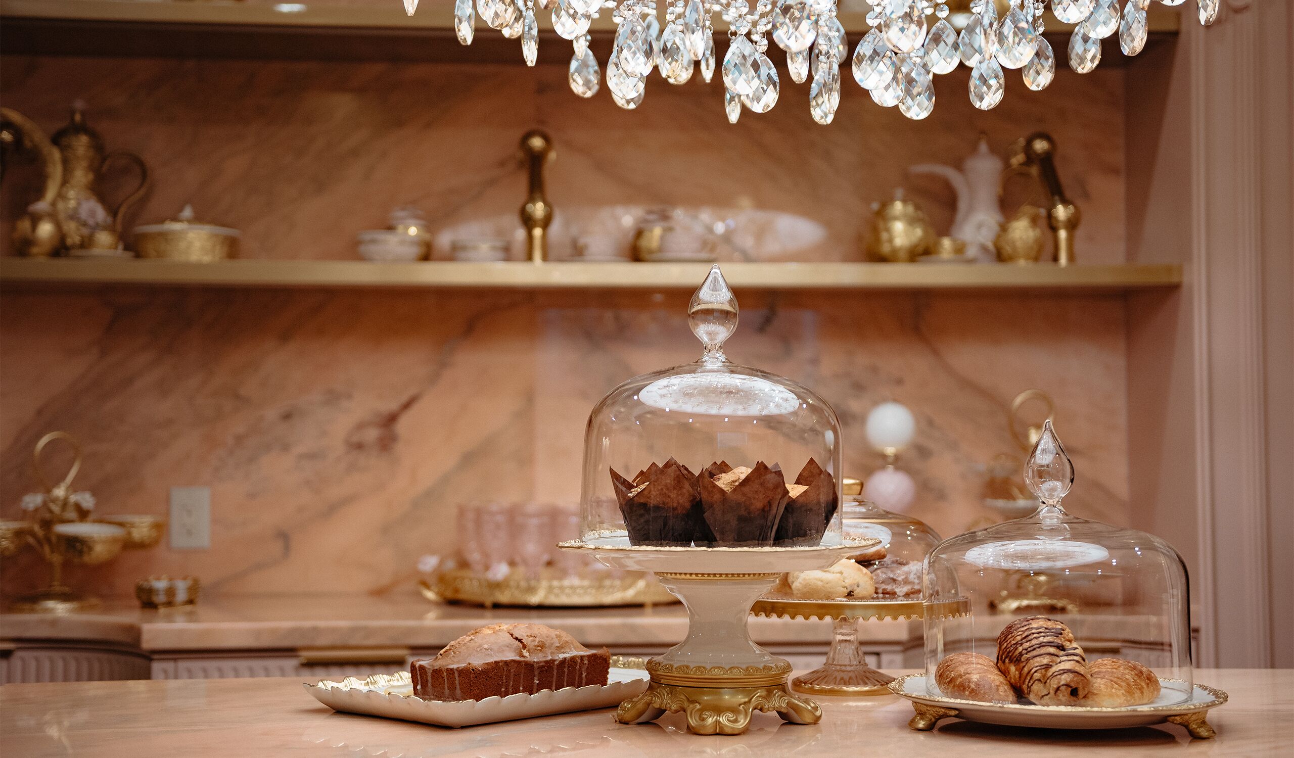 Café da manhã completo grátis todos os dias