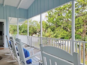 Terrace/patio - Raised Beach House, 2 Porches, Grill, Short Block from Beach, Boat Launch Nearby (Pawleys Island)