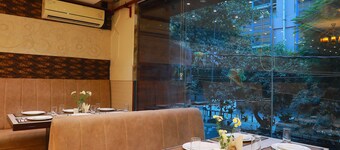 Hotel 16 , Delhi