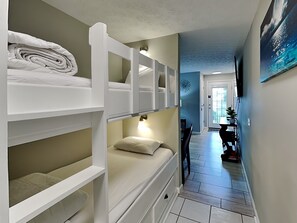 1 Schlafzimmer, BĂŒgeleisen/BĂŒgelbrett, WLAN, BettwĂ€sche