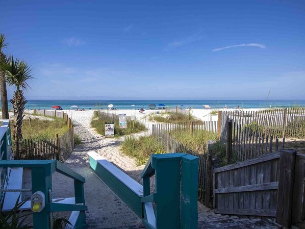 Beach nearby - Horizon South #60-203 | Cozy Balcony + Access to Pool & More! (Panama City Beach)