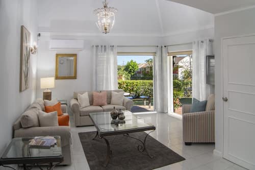 Classic Cottage, 3 Bedrooms, Kitchen, Garden View | Living area | 55-inch Smart TV with cable channels