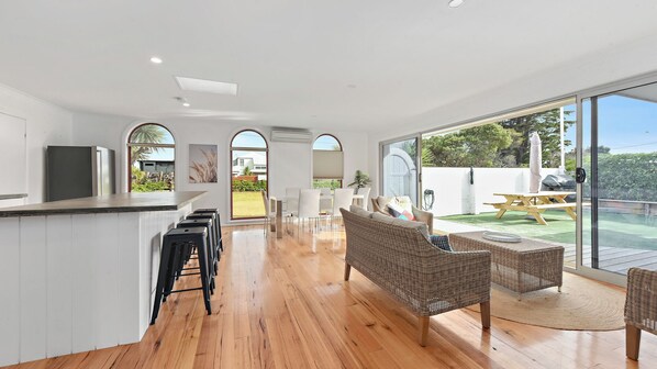 Interior - Beach House at Low Head - Pet Friendly (Low Head)