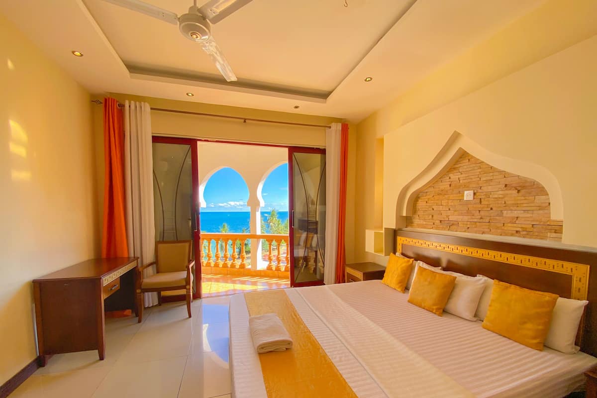 Apartemen Deluks | 1 kamar tidur, busa memori, ruang kerja ramah laptop, dan Wi-Fi gratis