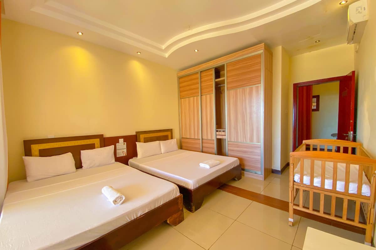 Kamar Triple Standar | 1 kamar tidur, busa memori, ruang kerja ramah laptop, dan Wi-Fi gratis