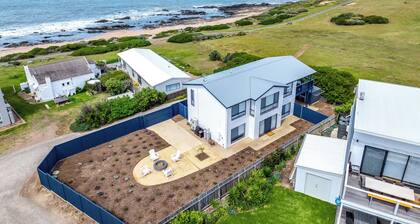 27 Seaview - Pets Negotiable - Wi-Fi - No Linen Included