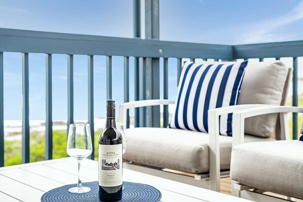 Property grounds - 27 Seaview - Pets Negotiable - Wi-Fi - No Linen Included (Middleton)