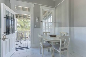 Dining - The Perch @ Forsyth Park, Walk to Everything! (Savannah)
