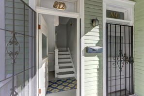 Exterior detail - The Perch @ Forsyth Park, Walk to Everything! (Savannah)