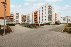 Exterior - Spacious Apartment Poznań by Renters (Poznan)