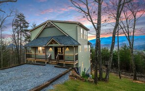 Exterior - Creation on Display (Sevierville)