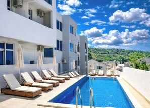 Front of property - Limunada Apartments (Utjeha)