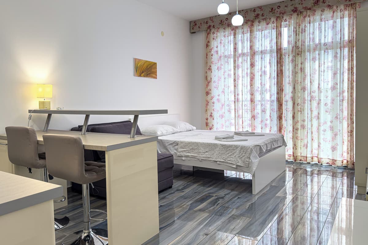 32-inch LCD TV with satellite channels